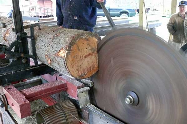 A working sawmill is new this year at the Connecticut Antique Machinery Fall Festival in Kent. Click on image to visit the association's site for details and more images.