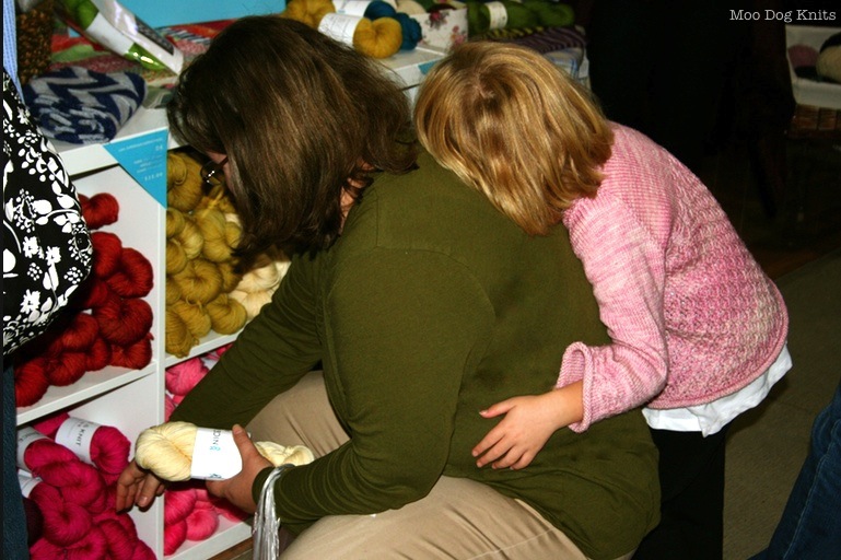 Mother and daughter seen at a fiber festival via Moo Dog Knits.